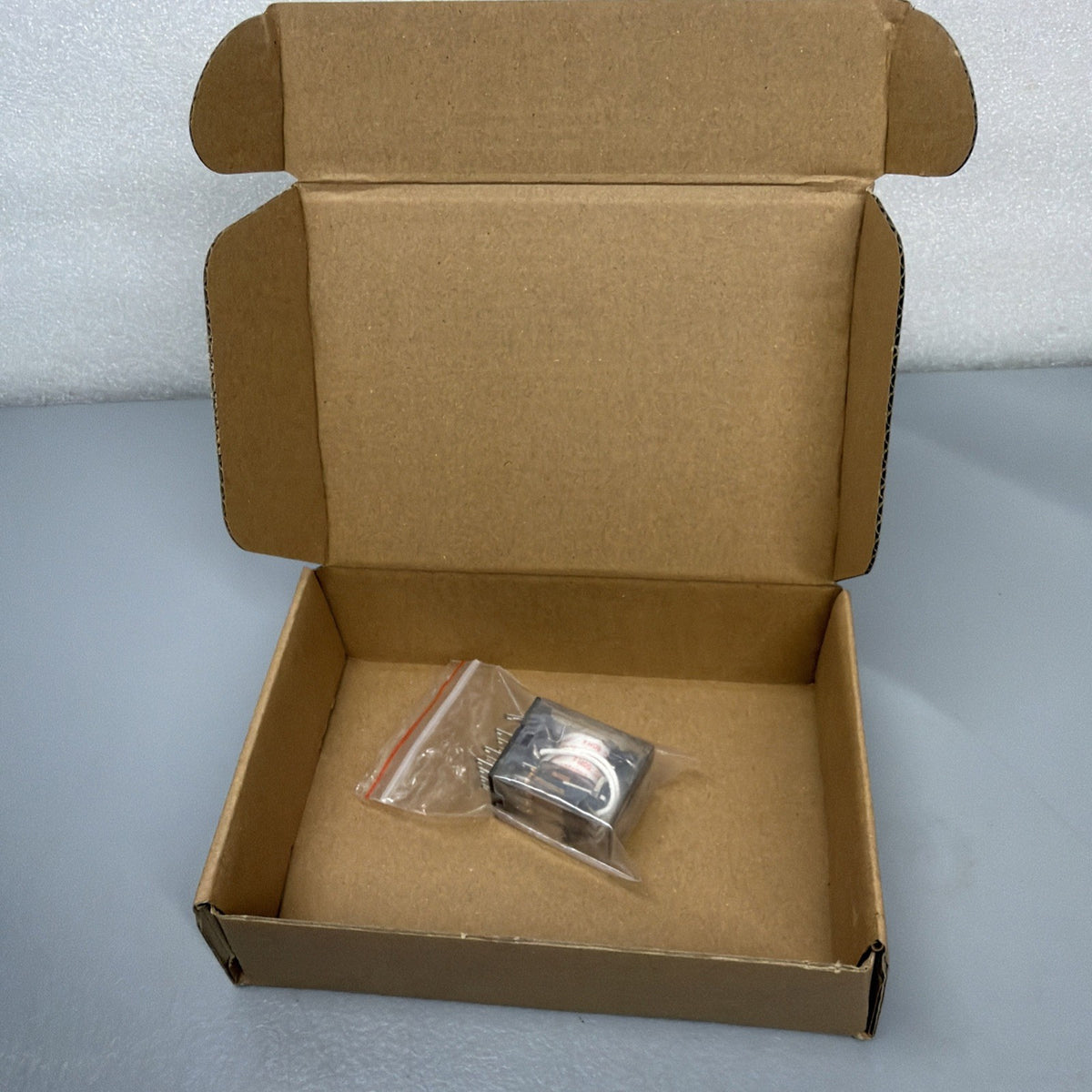 Honeywell SZR-MY4-N1-AC220V 4PDT Power Relay 220VAC Coil LED New Open Box 1.4.2
