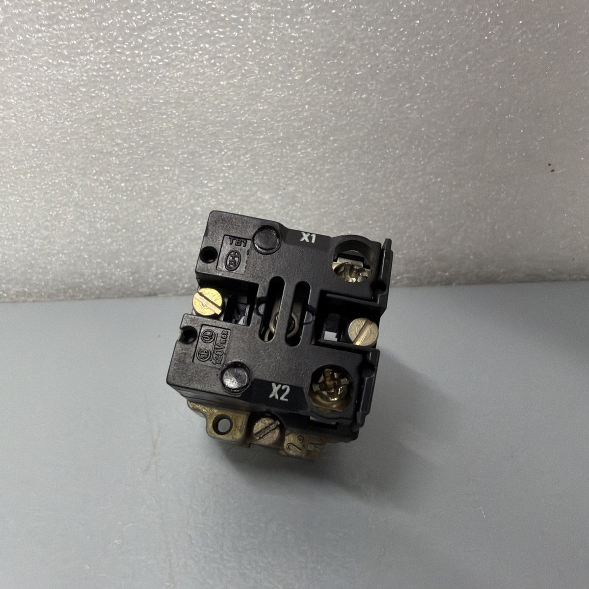 Telemecanique ZB2-BV6 Pilot Light Body BA9S 2.6W 380V w/ Bulb (1.4.2)