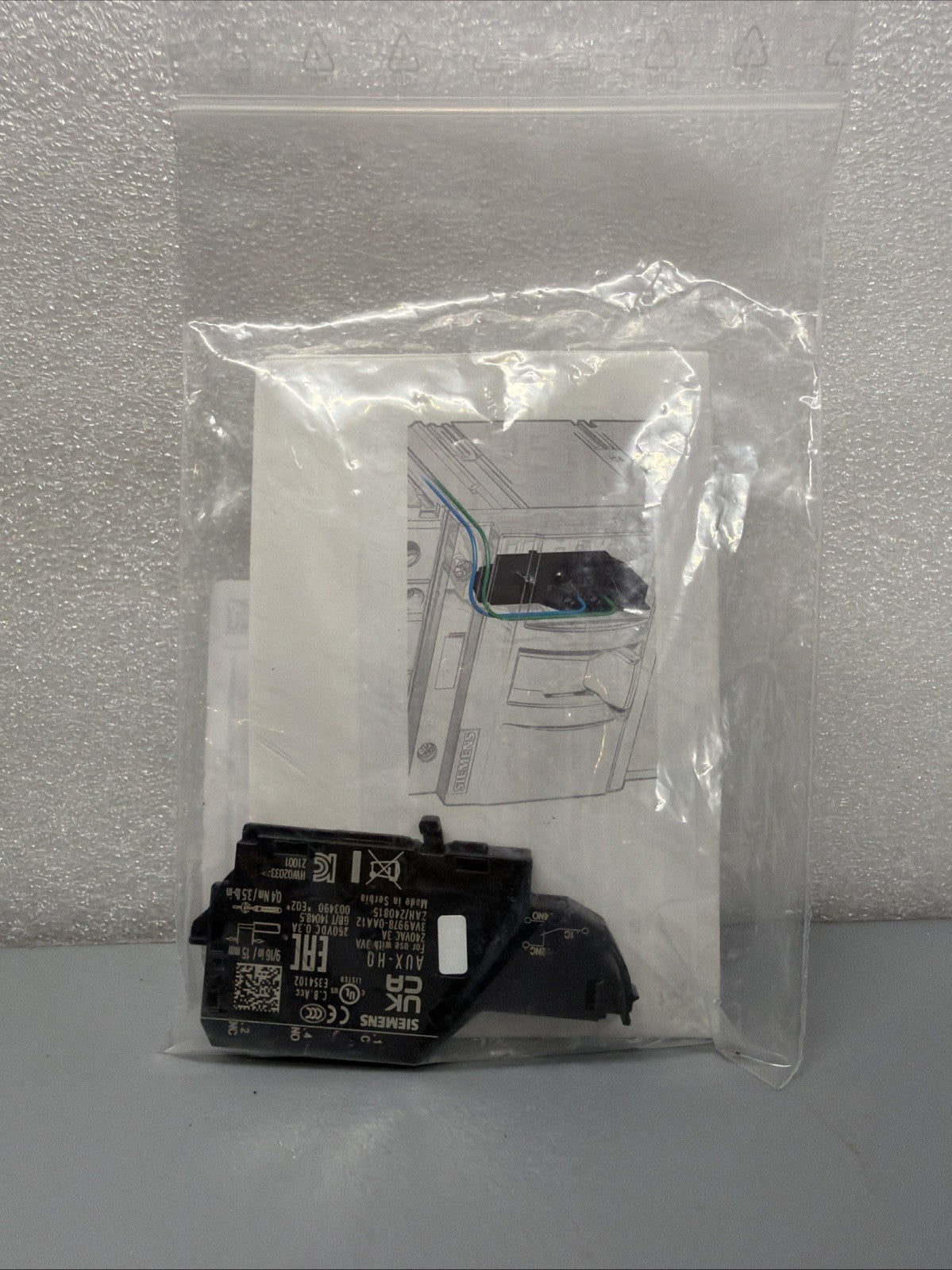 Siemens 3VA9978-0AA12 Auxiliary Switch Type HQ 3A 240VAC New (1.4.2)