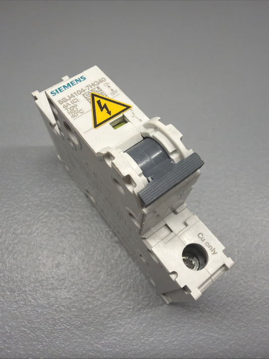 Siemens 5SJ4104-7HG40 SENTRON 4-Pole 4A Circuit Breaker Open Box (1.2.1)