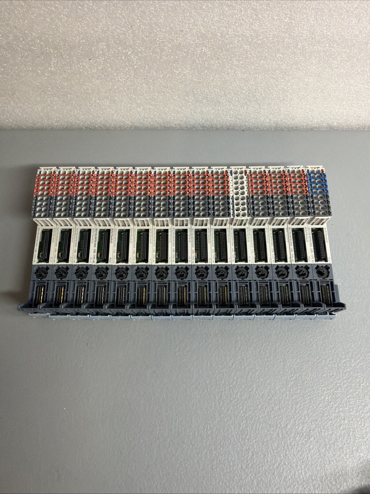 Siemens 6ES7193-6BP00-0DA0 SIMATIC ET 200SP BaseUnit New Open Box 1.3.3