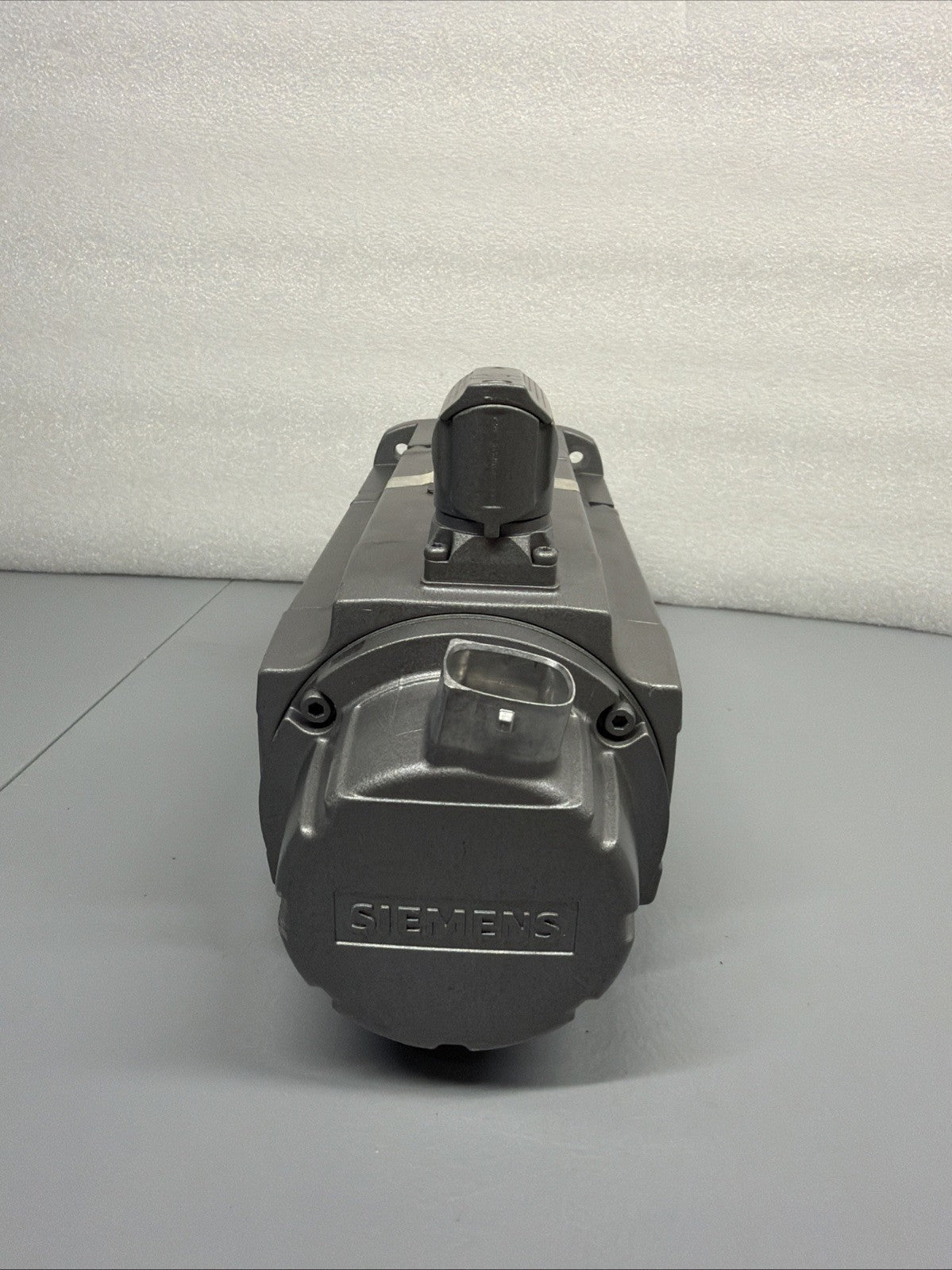 Siemens 1FT7044-1AF71-1CH1 SIMOTICS S Servo Motor New Open Box (1.5.1)