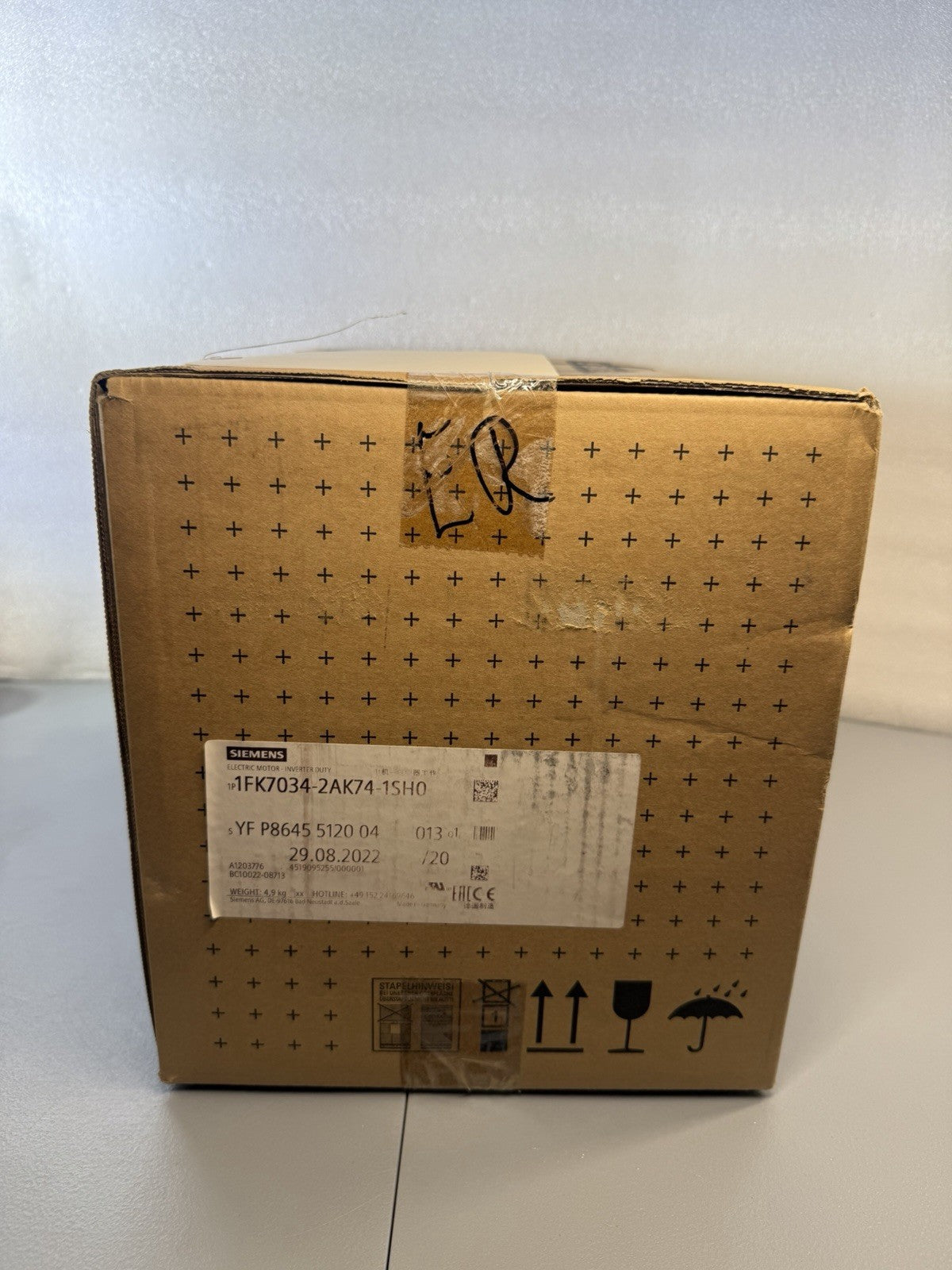 Siemens 1FK7034-2AK74-1SH0 SIMOTICS S Servo Motor NEW (1.1.4)