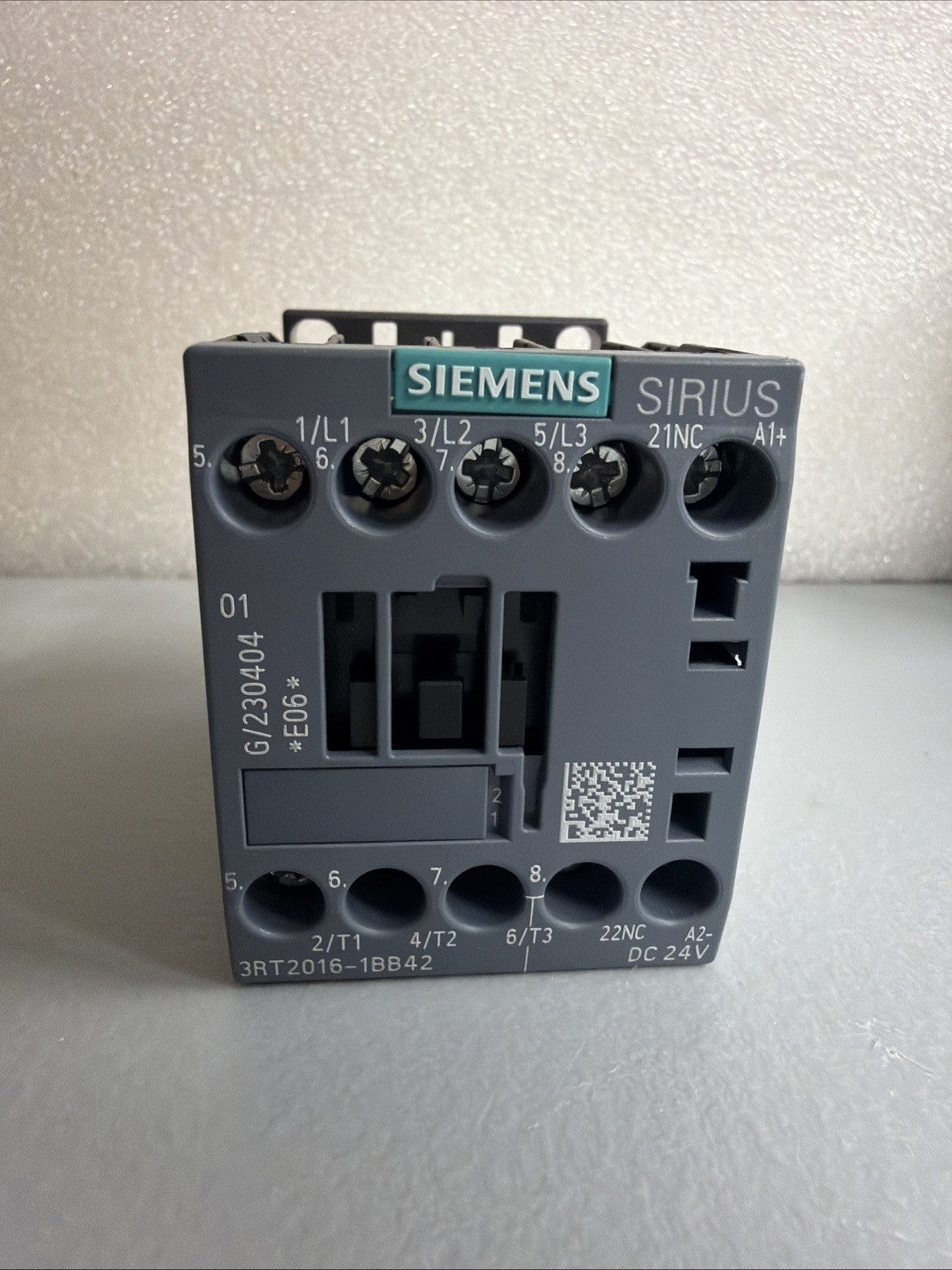 Siemens 3RT2016-1BB42 SIRIUS Contactor 24V DC New Open Box (1.4.3B)