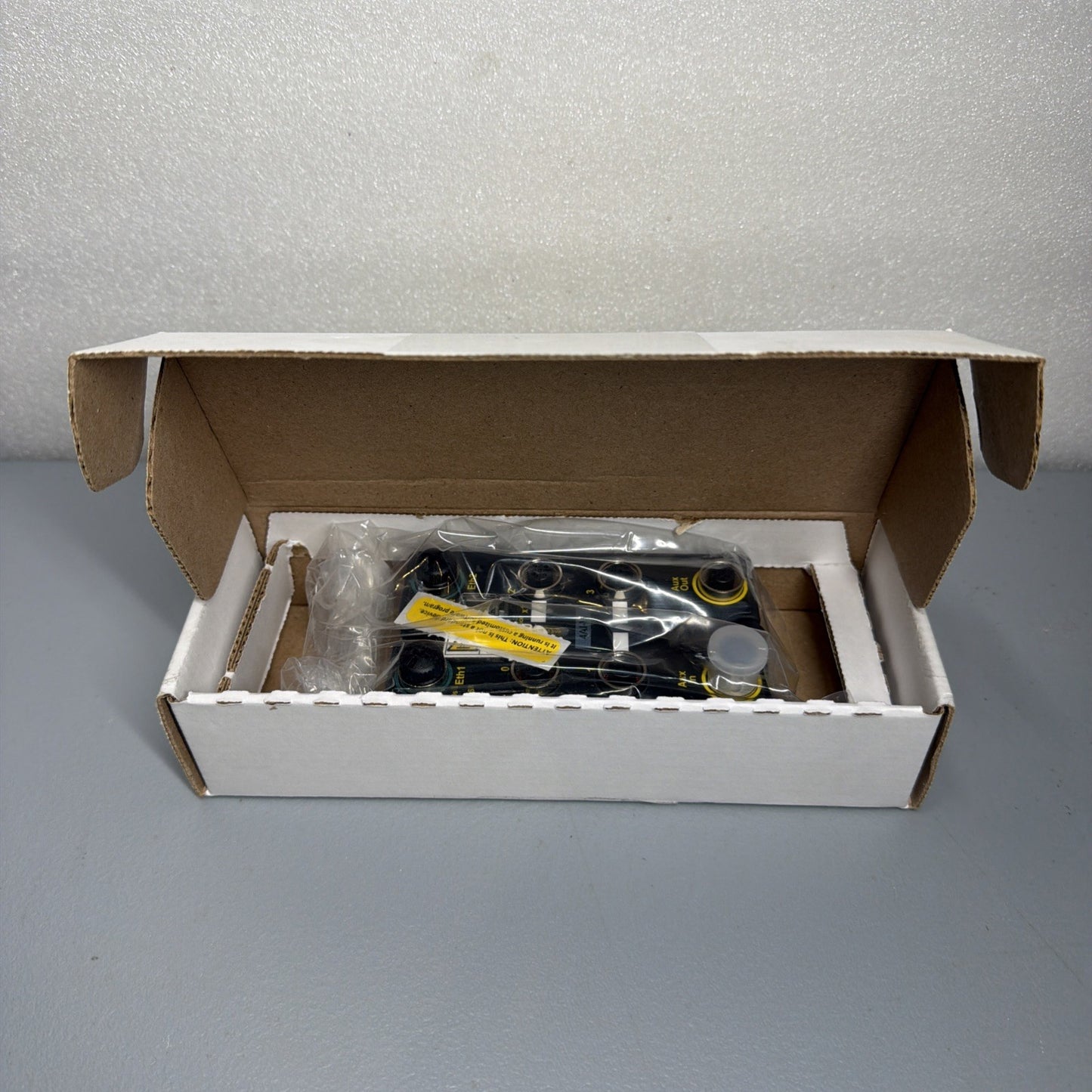 Turck BLCEN-4M12MT-4AI-VI BL Compact I/O Module 6811468 New in Box 1.2.4