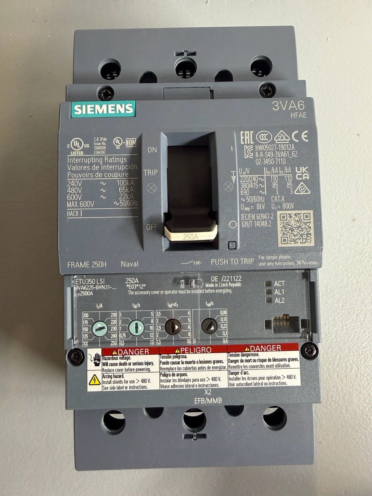 Siemens 3VA6225-6HN31-0AA 3-Pole Circuit Breaker ETU350 New O.Box 1.3.4b
