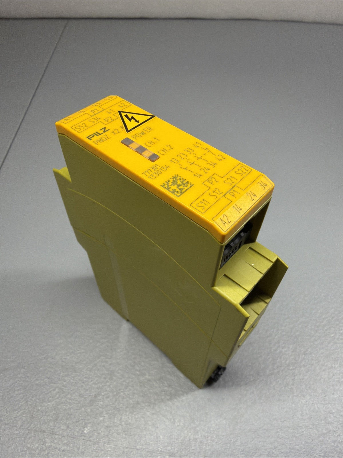 Pilz PNOZ X2.8P 24VACDC 3N/O 1N/C 777301 Safety Relay New Open Box (1.2.4)