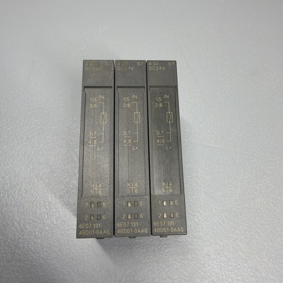 Siemens 6ES7131-4BD01-0AA0 ET 200S 4DI 24V DC Digital Input New Open Box (1.4.2)