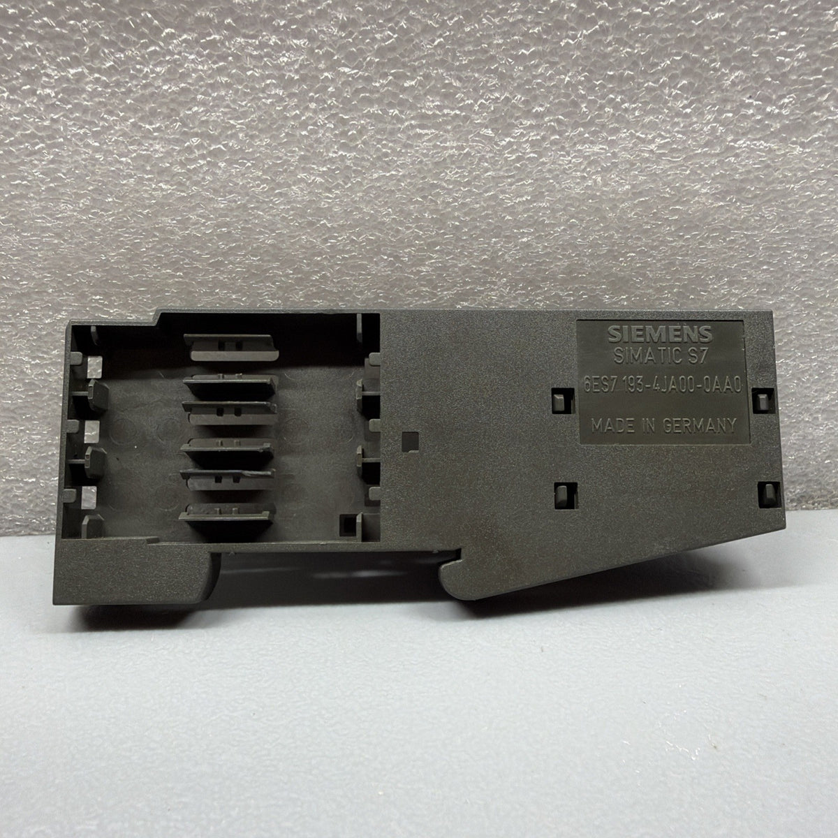Siemens 6ES7193-4JA00-0AA0 SIMATIC ET 200S Terminating Module New Op. Box 1.4.2