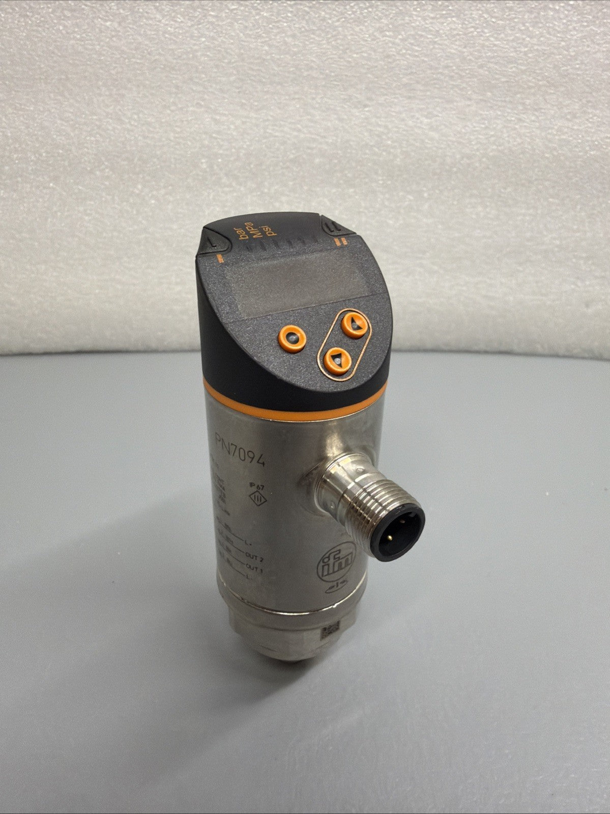 IFM Efector PN7094 Electronic Pressure Switches /Sensor With Display (1.2.2)