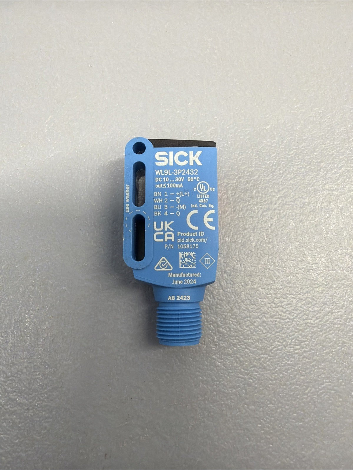 SICK WL9L-3P2432 Photoelectric Sensor New Open Box - Each -  (1.3.1)