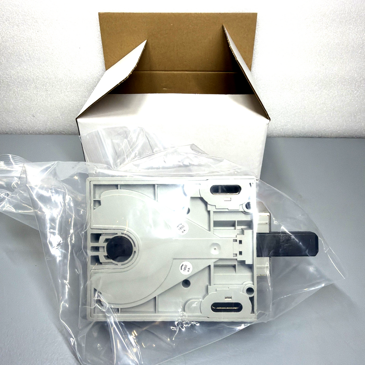 Allen-Bradley 442G-MABH-R Guardmaster 442G New OpenBox (1.2.2.b)