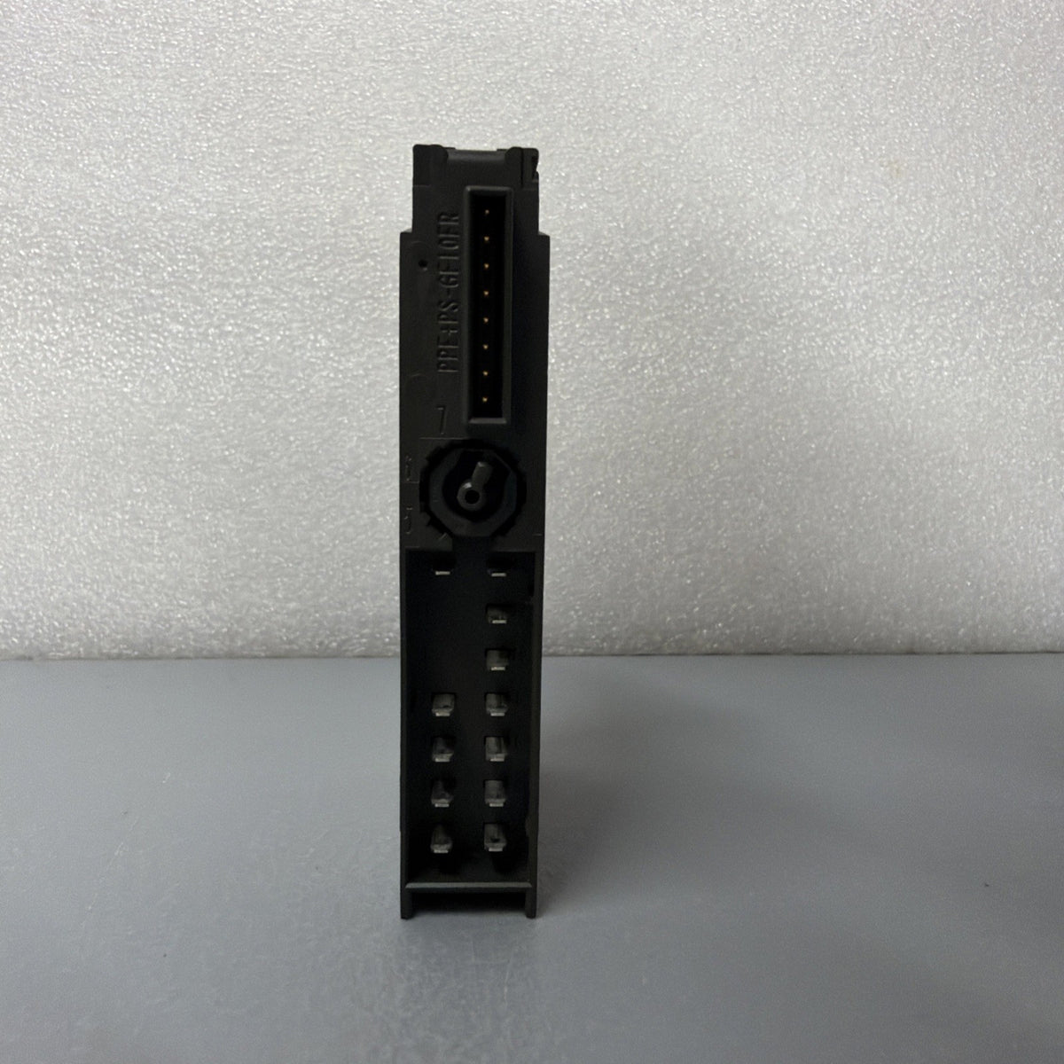 Siemens 6ES7132-4BD32-0AA0 ET 200S 4DO 24VDC 2A New Open Box (1.4.1B)