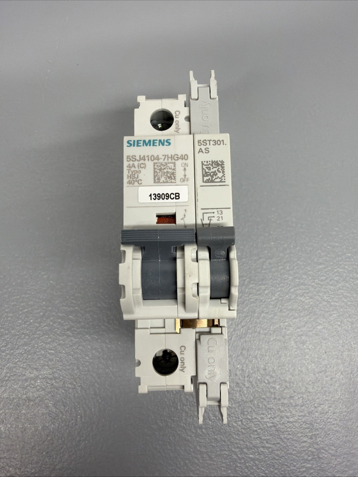 Siemens 5SJ4104-7HG40 4A Breaker + 5ST3010-0HG Aux Switch New Open Box((1.3.1)