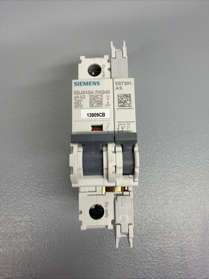 Siemens 5SJ4104-7HG40 4A Breaker + 5ST3010-0HG Aux Switch New Open Box((1.3.1)