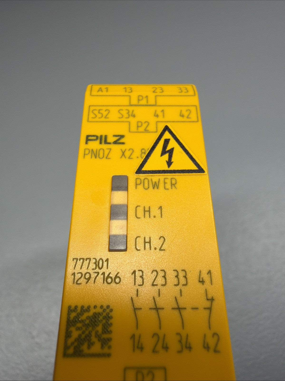 Pilz PNOZ X2.8P 24VACDC 3N/O 1N/C 777301 Safety Relay New Open Box (1.2.1)
