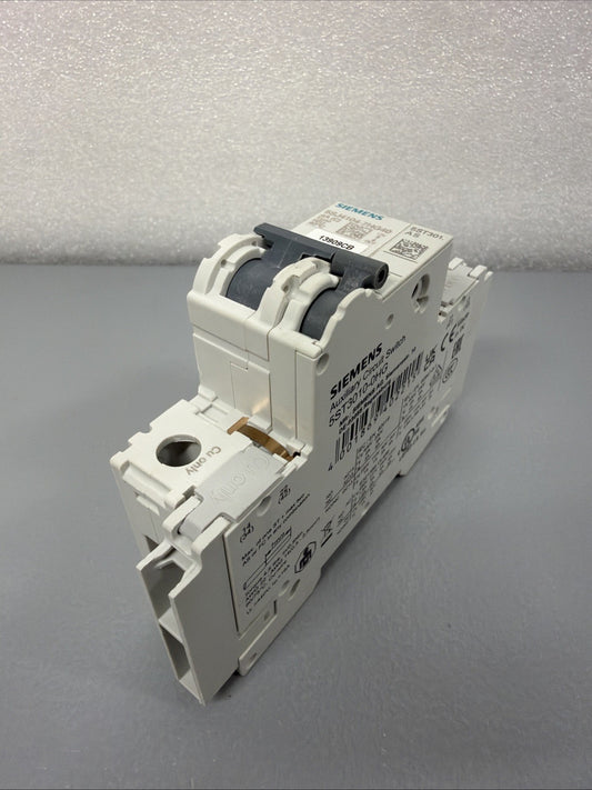 Siemens 5SJ4104-7HG40 4A Breaker + 5ST3010-0HG Aux Switch New Open Box((1.3.1)
