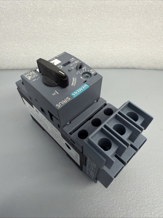 Siemens 3RV2011-0AA10 SIRIUS Motor Starter Protector New Open Box (1.3.2)