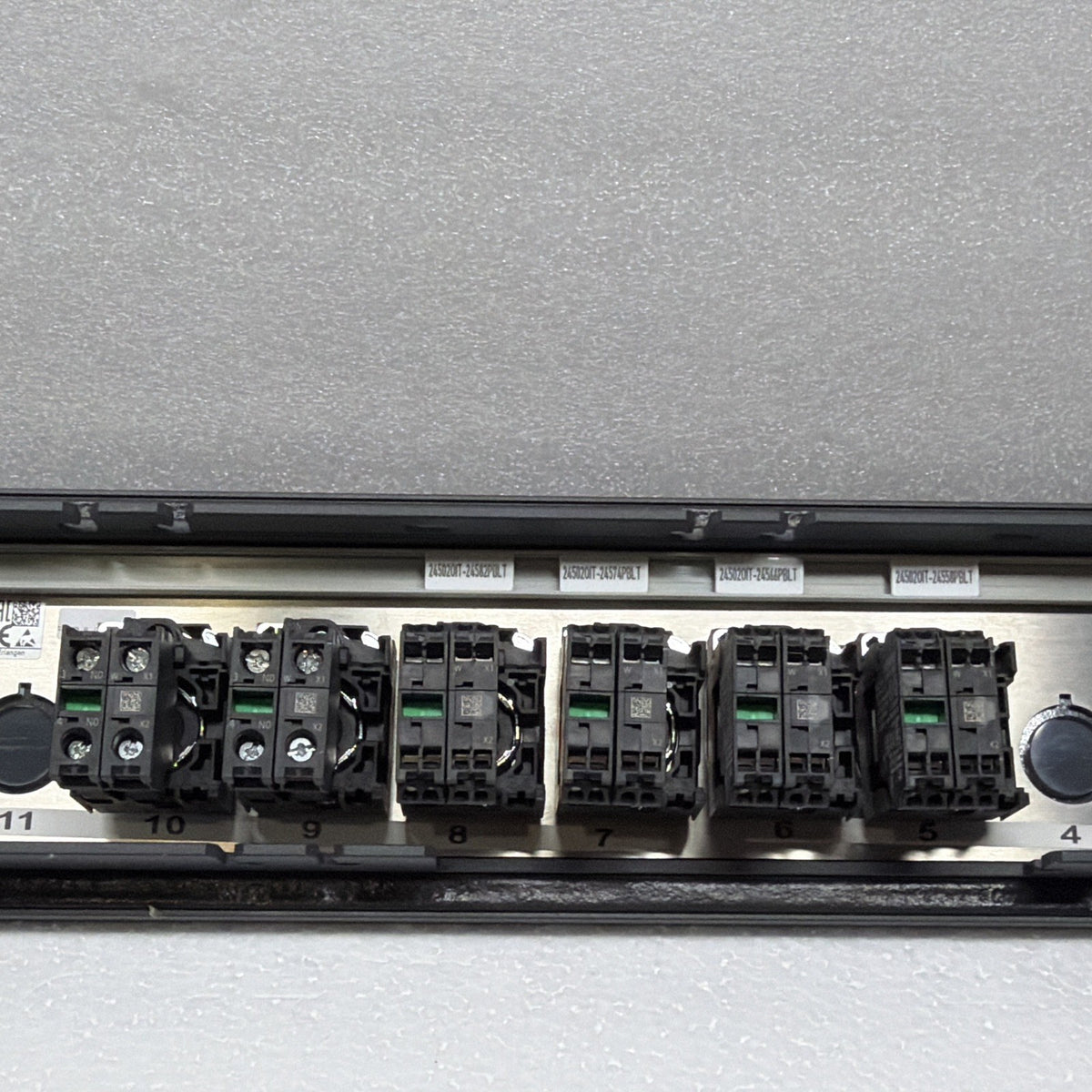 Siemens 6FC5247-0AA43-1AA0 SINUMERIK Panel w/ Pushbuttons & Key Switch (1.2.4b)