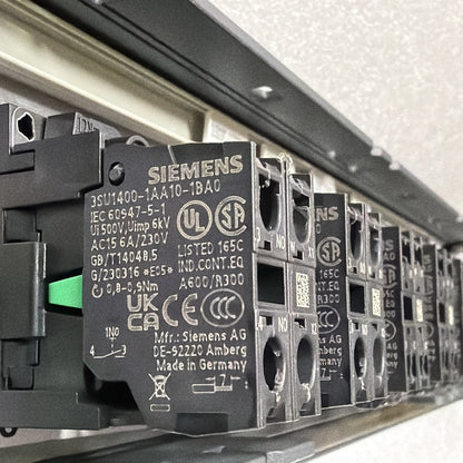Siemens 6FC5247-0AA43-1AA0 SINUMERIK Panel w/ Pushbuttons & Key Switch (1.2.4b)