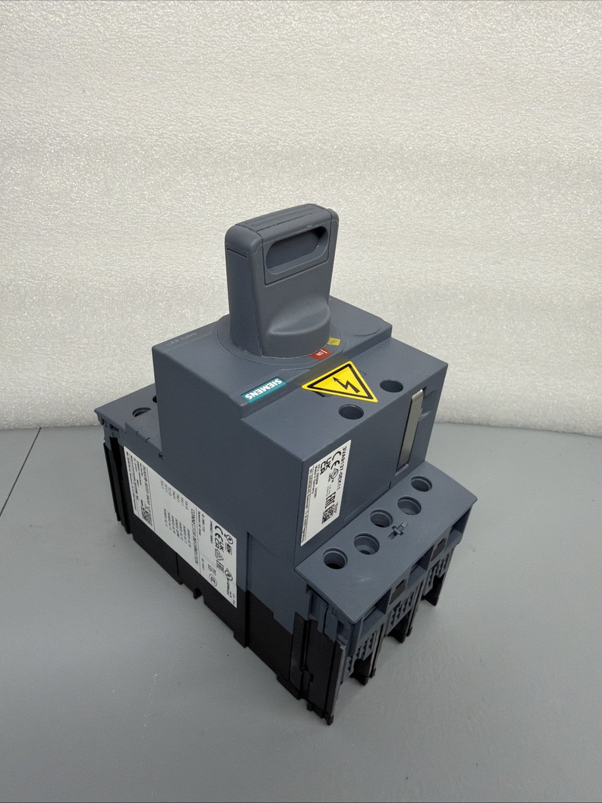 Siemens 3VA5195-6ED31-0AA0 95A Circuit Breaker + 3VA9137-0EK11 (1.3.1)