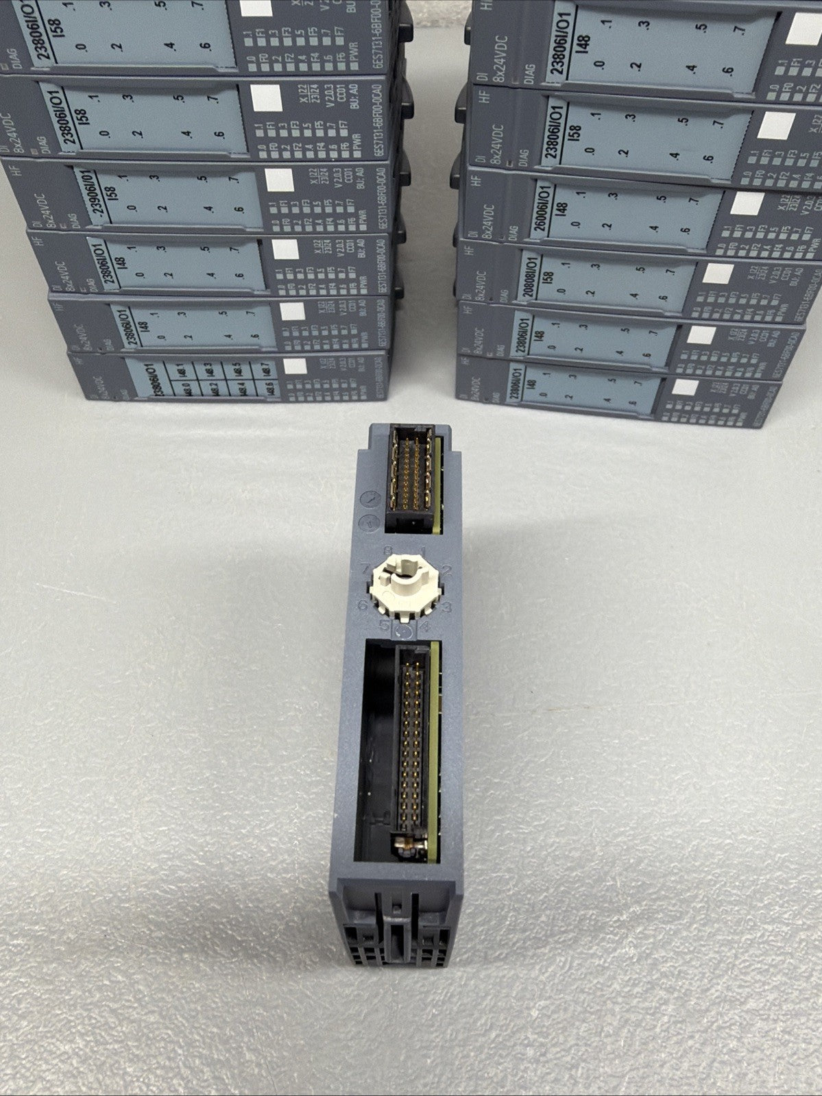 Siemens 6ES7131-6BF00-0CA0 DI 8x24VDC HF SIMATIC S7 PLC New Open Box (1.4.2B)