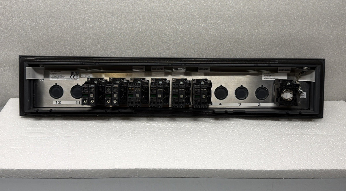 Siemens 6FC5247-0AA43-1AA0 SINUMERIK Panel w/ Pushbuttons & Key Switch (1.2.4b)