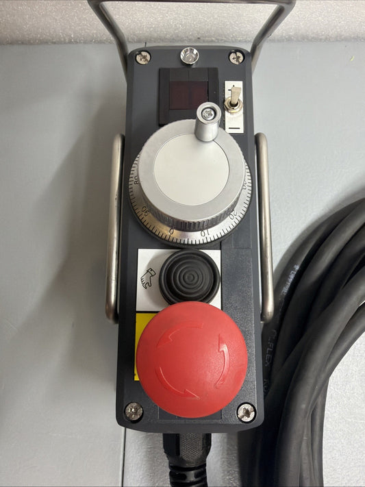 Schneider CNC Handwheel Pendant UFO-M2-01-2D-S00E Lutz 195239.0800 8m (1.4.3)