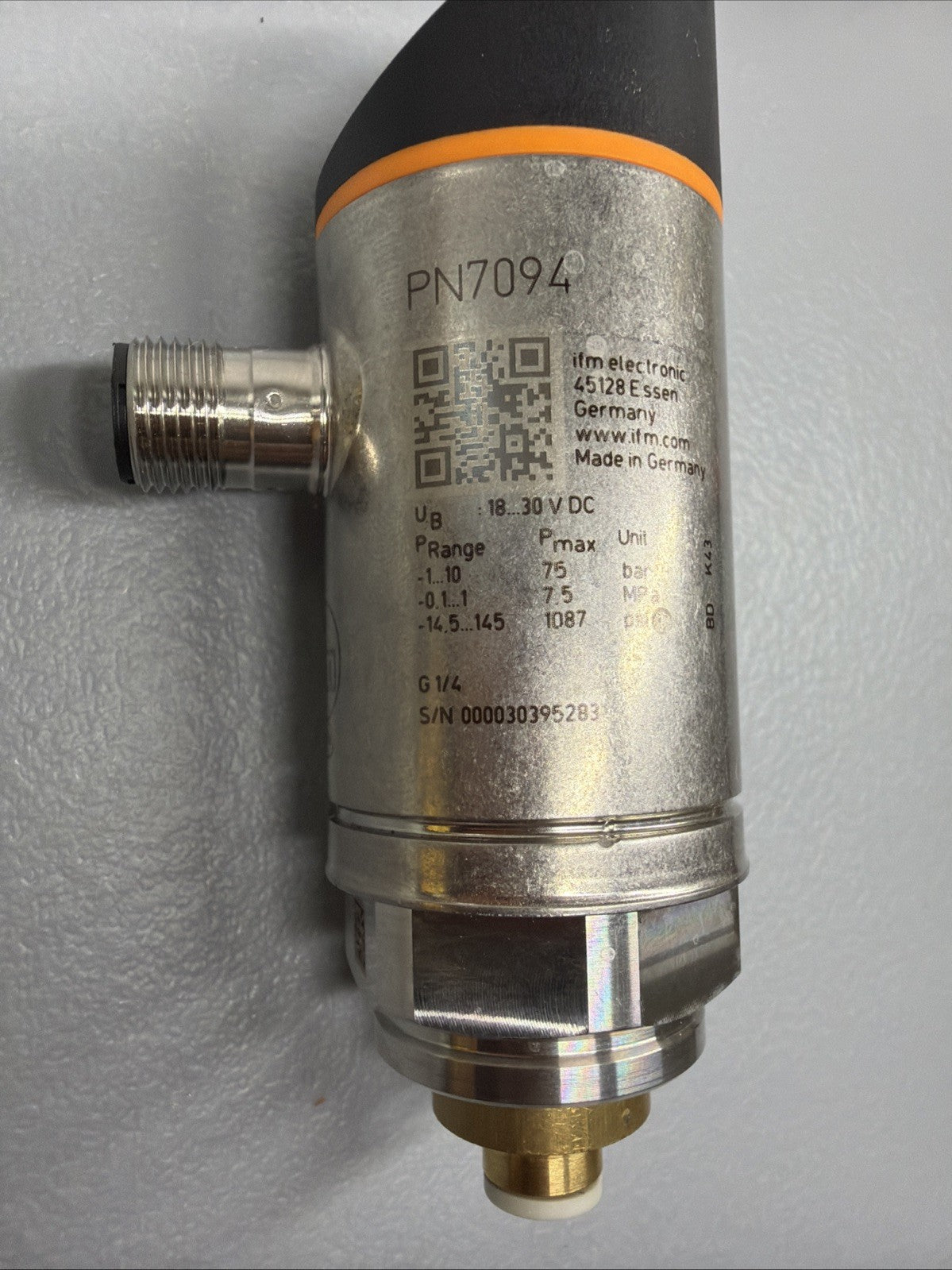 IFM Efector PN7094 Electronic Pressure Switches /Sensor With Display (1.2.2)