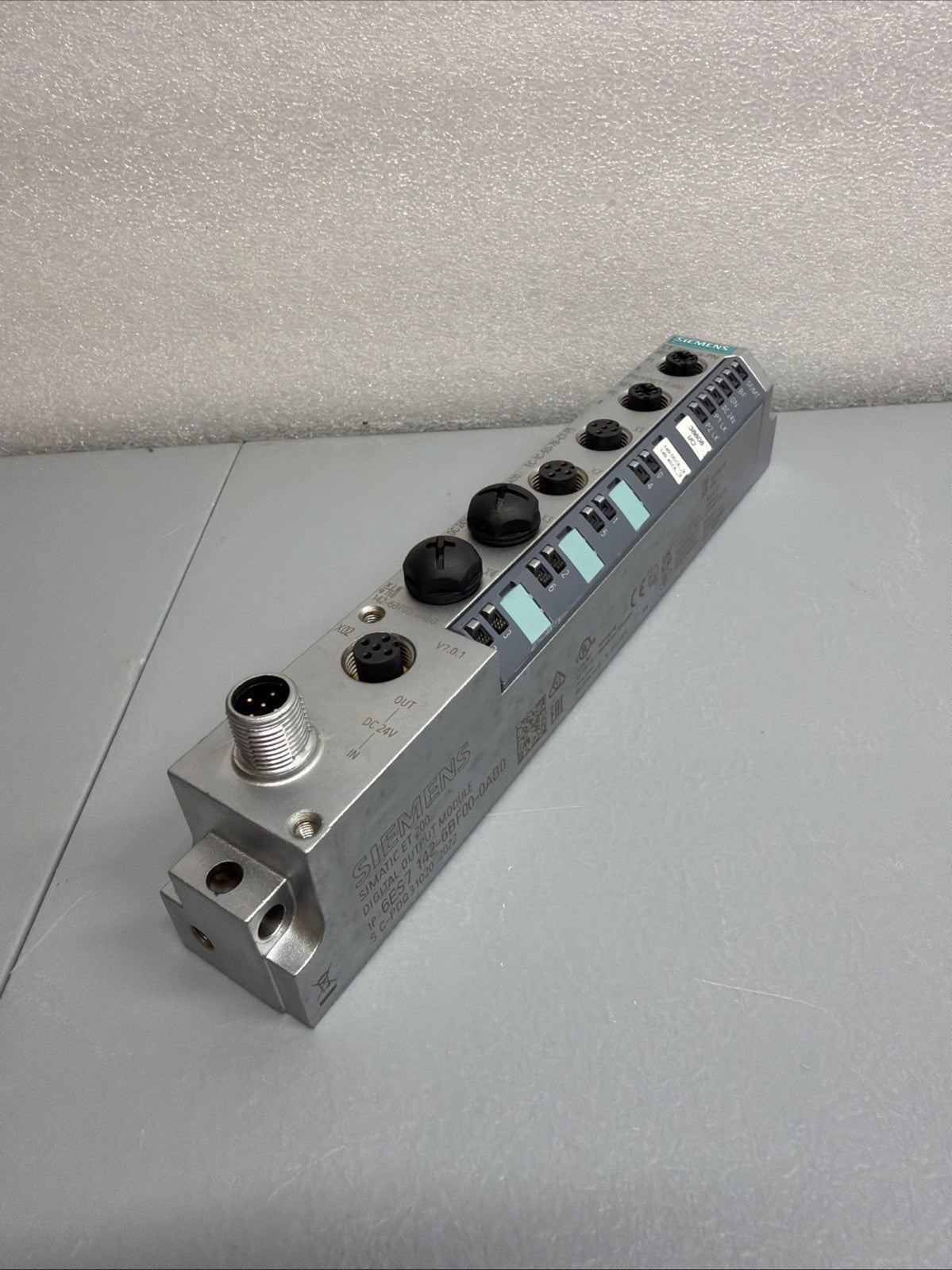 Siemens 6ES7142-6BF00-0AB0 ET200eco PN Digital Output Module New Open Box 1.4.2