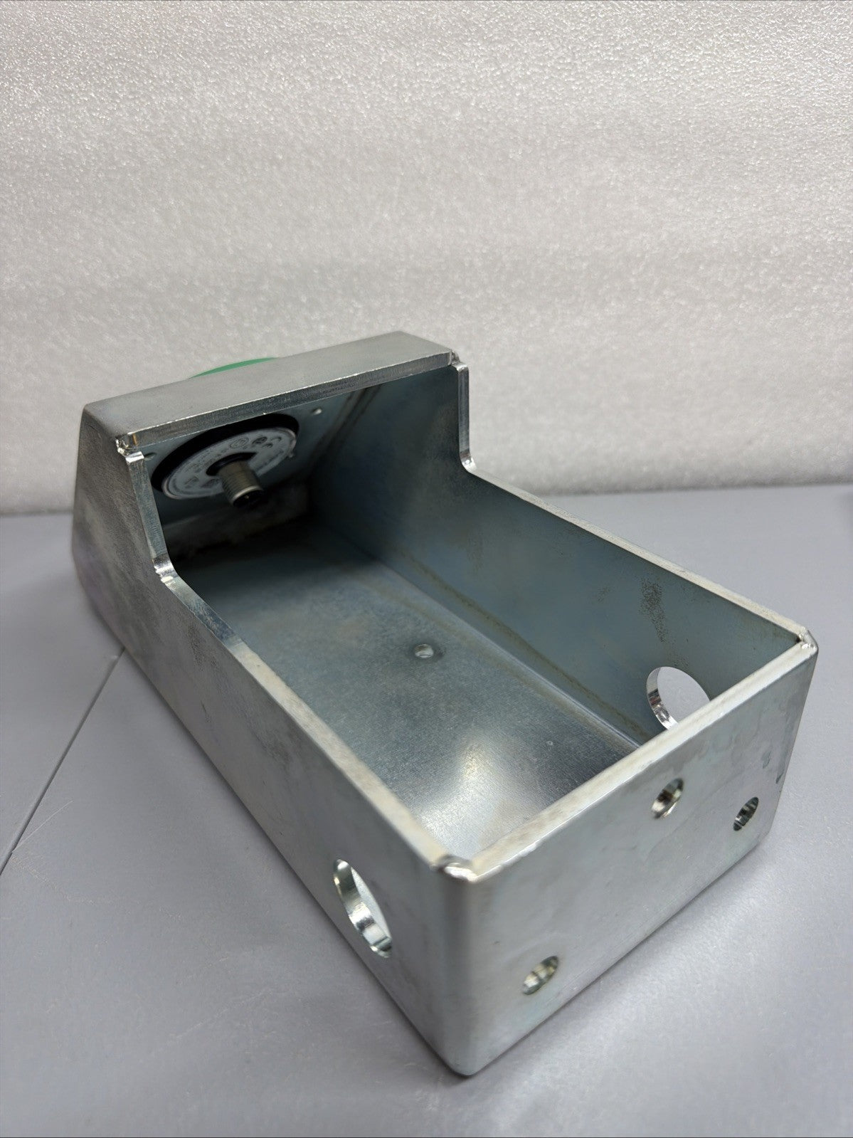 CAPTRON CHT3 181B H/TG SR New Open Box Capacitive Sensor Switch 24VDC (1.2.4)