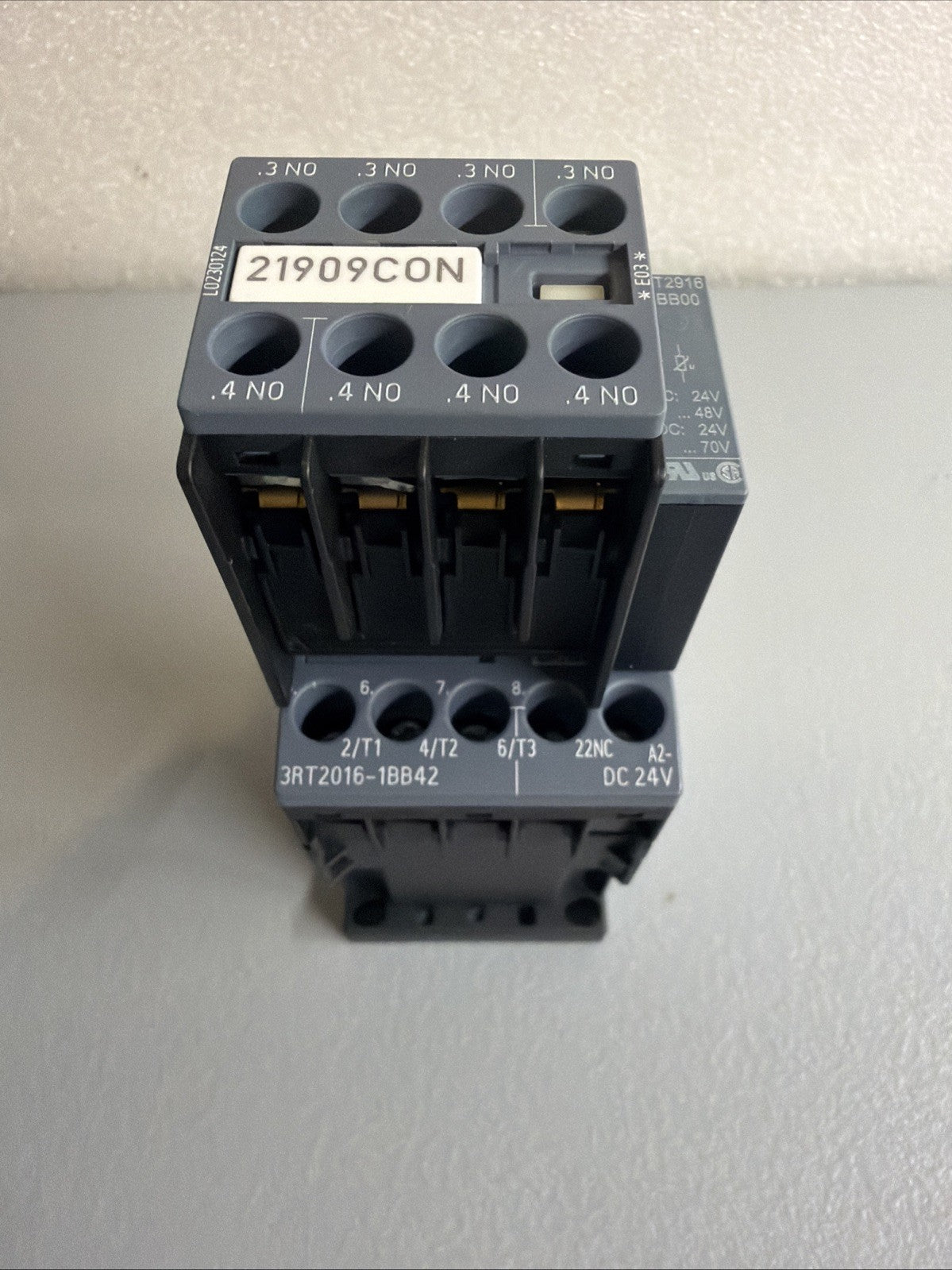 Siemens 3RT2016-1BB42 Contactor 24V DC w/ 3RH2911 3RT2916 New Open Box (1.4.3B)