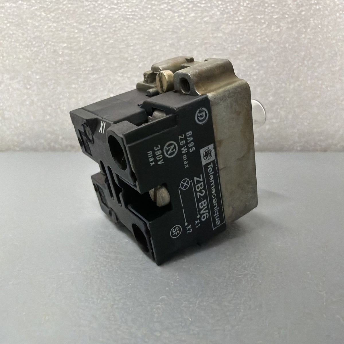 Telemecanique ZB2-BV6 Pilot Light Body BA9S 2.6W 380V w/ Bulb (1.4.2)