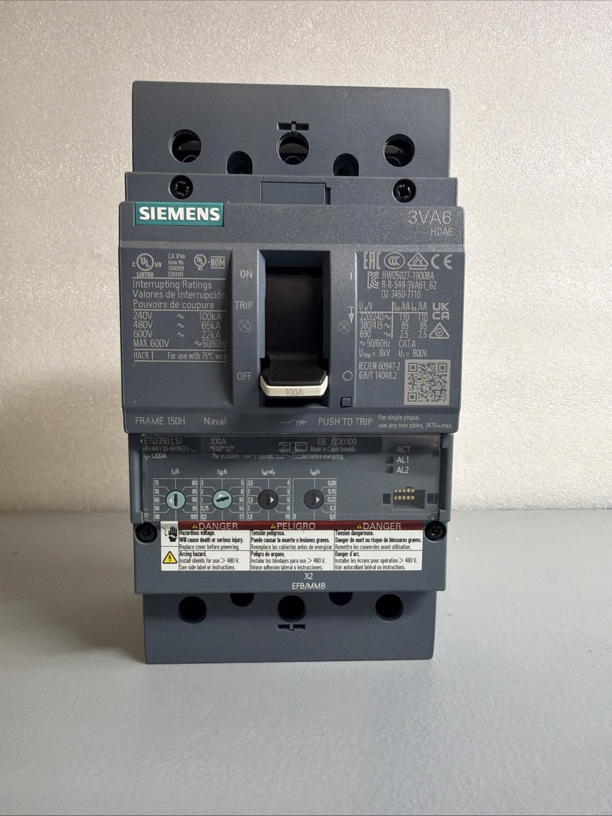 Siemens 3VA6110-6HN31-0AA0 100A 3-Pole Circuit Breaker ETU350 New Op.Box  1.2.2B