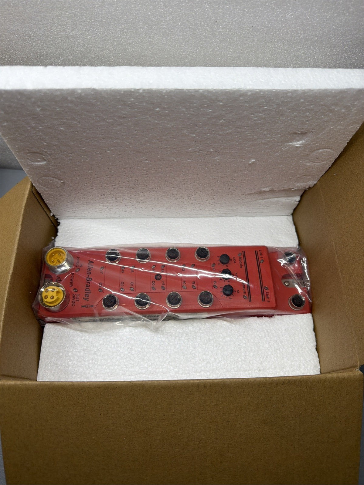 Allen-Bradley 1732ES-IB12XOB4 ArmorBlock Guard I/O Safety Module Open Box(1.2.3)