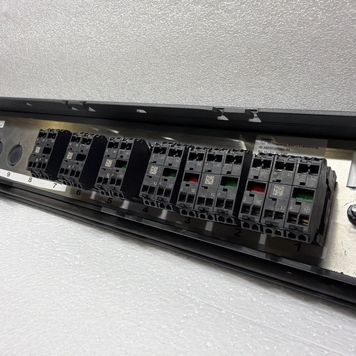 Siemens 6FC5247-0AA43-1AA0 SINUMERIK Panel w/ 6 Pushbuttons New Open Box(1.1.3b)