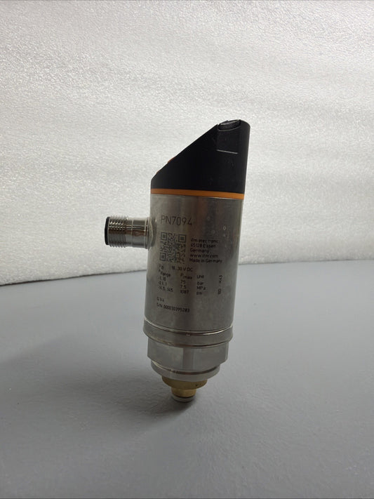IFM Efector PN7094 Electronic Pressure Switches /Sensor With Display (1.2.2)