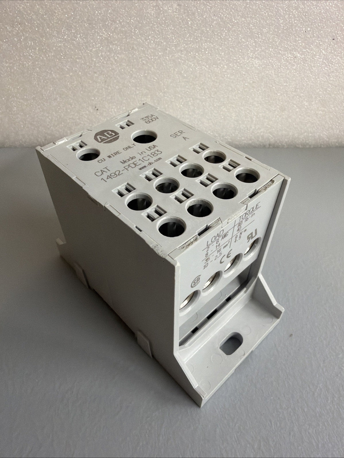 Allen-Bradley 1492-PDE1C183 Series A 335A 600V Distribution Block New Op.Box 142