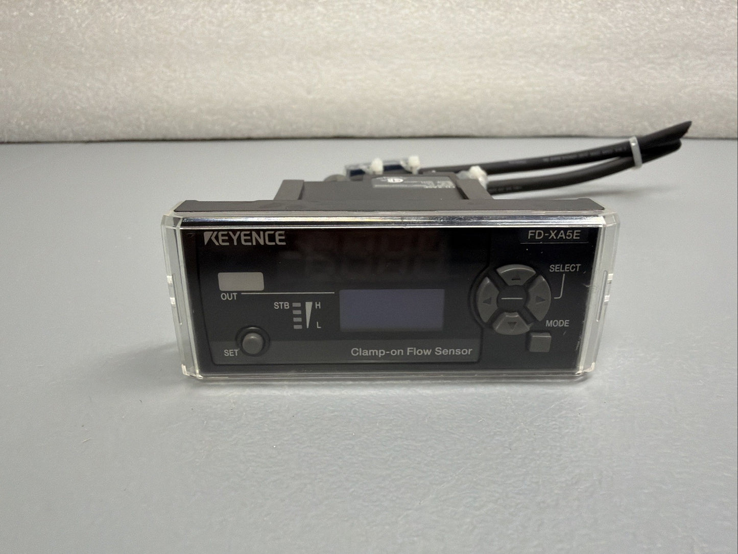 KEYENCE FD-XA5E Clamp-On Micro Flow Sensor Controller Open Box (1.3.2b)