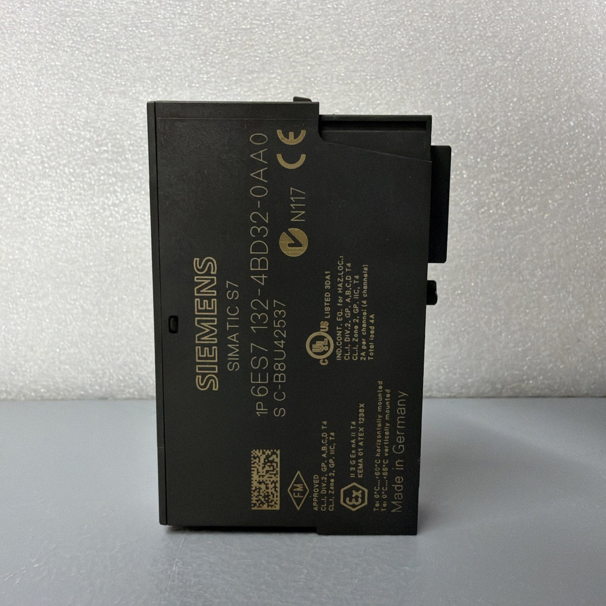 Siemens 6ES7132-4BD32-0AA0 ET 200S 4DO 24VDC 2A New Open Box (1.4.1B)